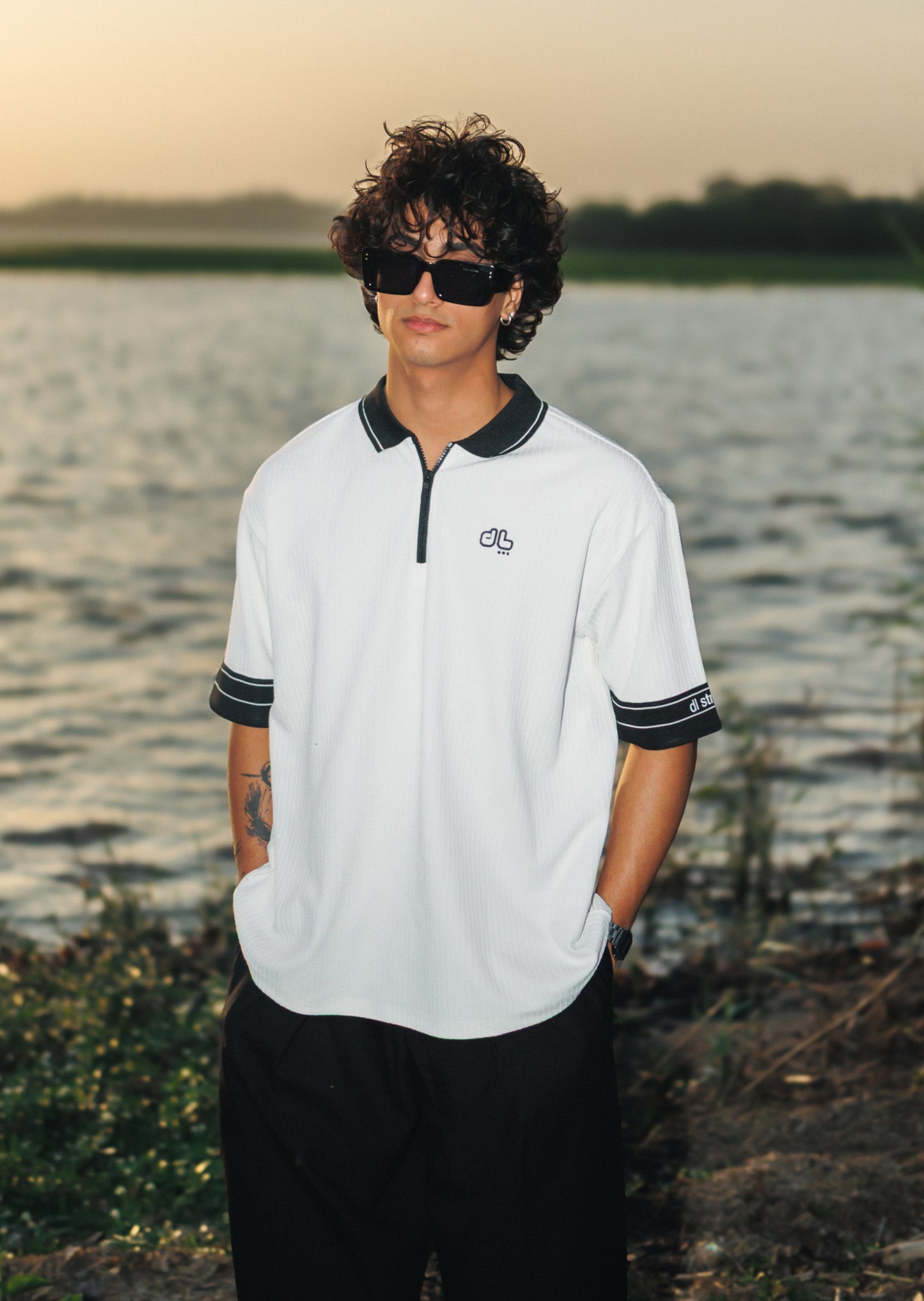 Monochrome Frill