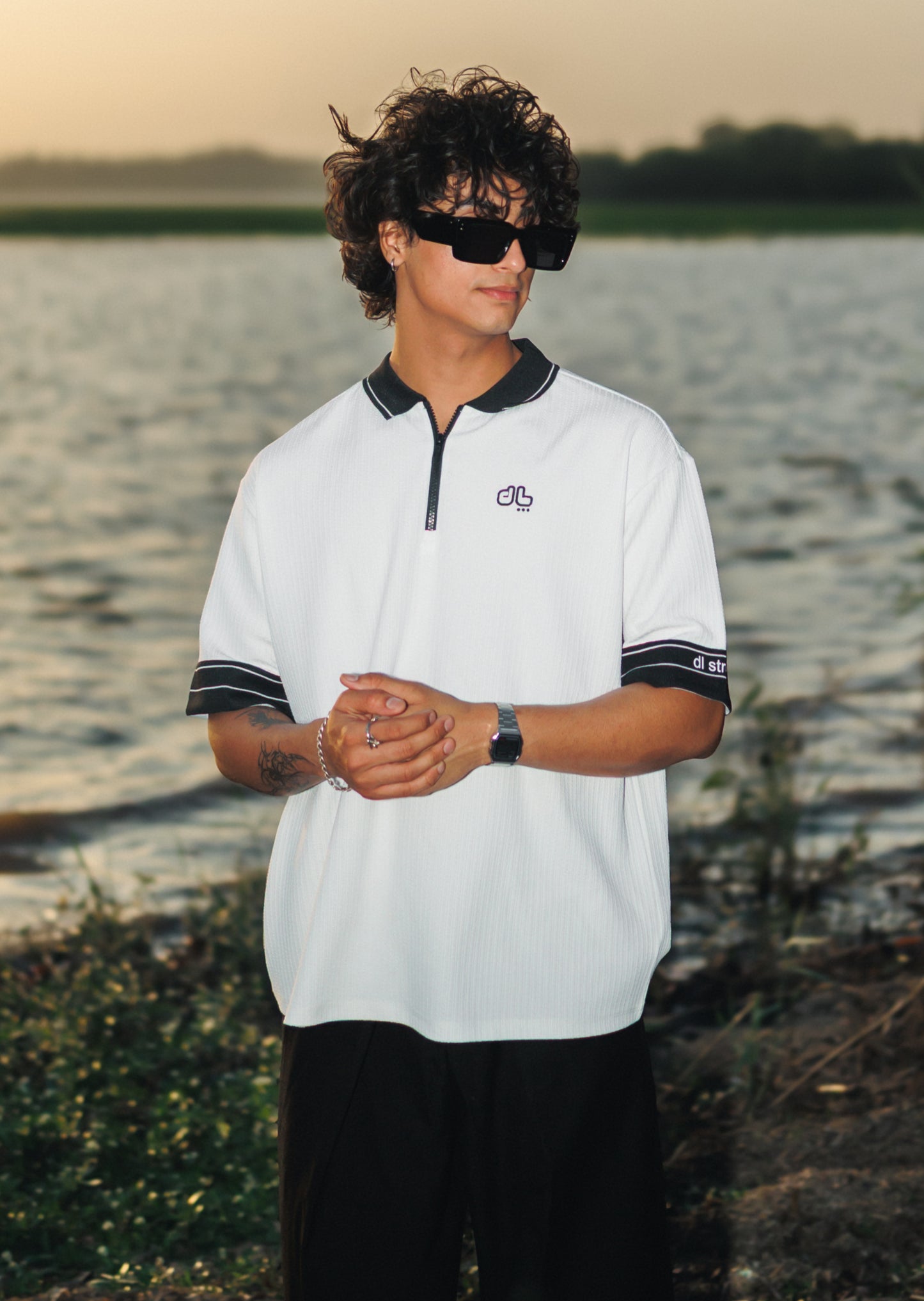Monochrome Frill